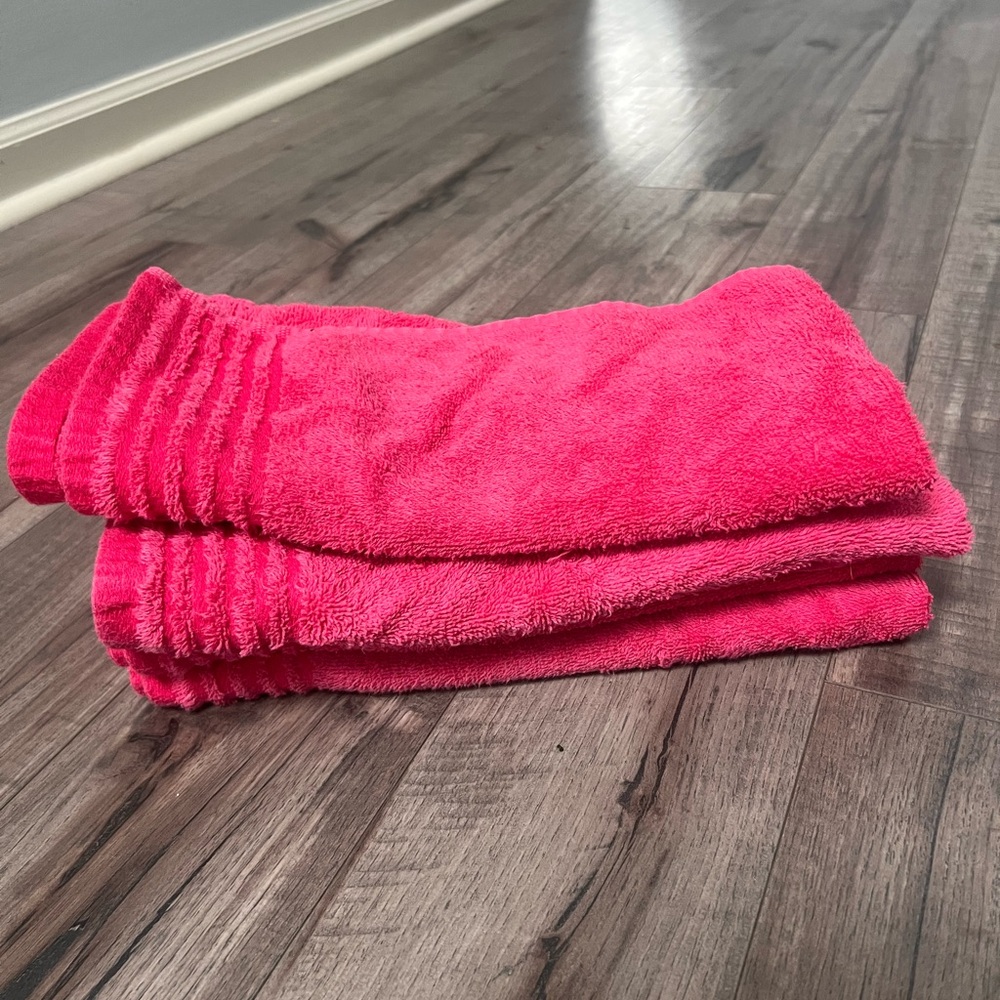Wamsutta Expressions Pink Hand Towel